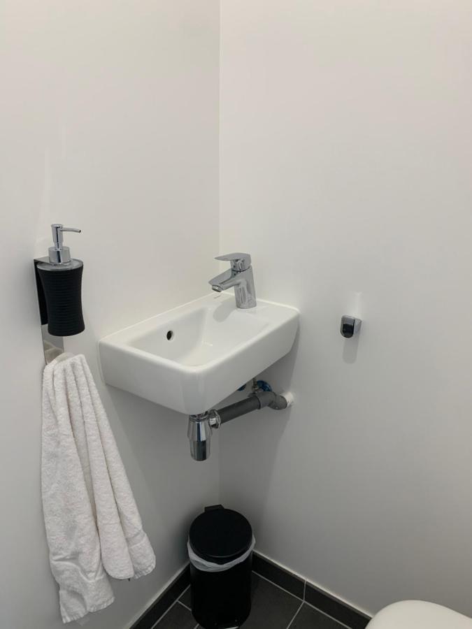O Pure Apartment Анси Екстериор снимка